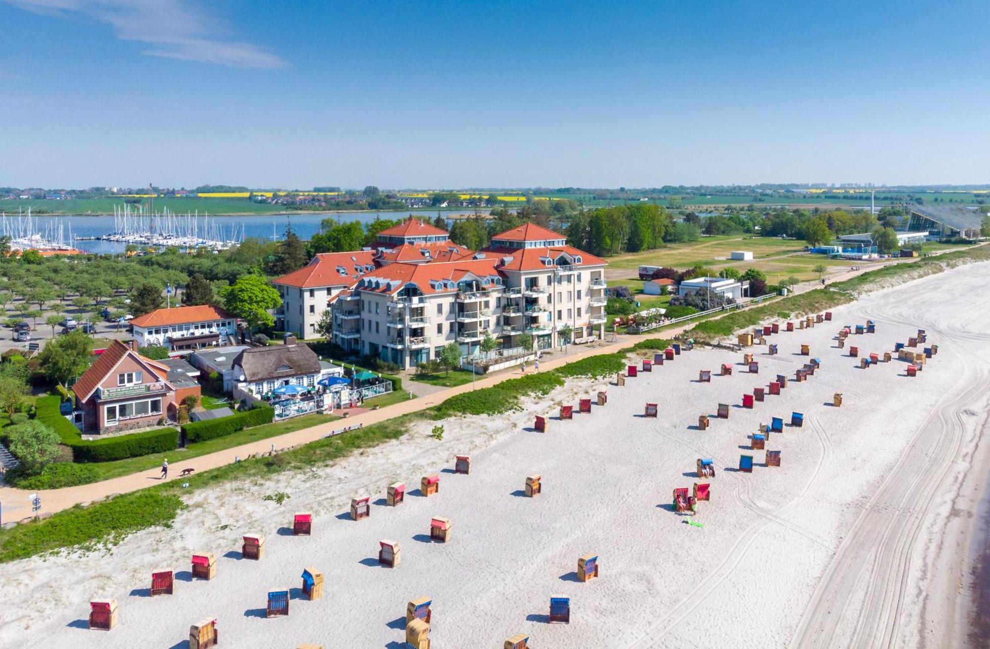 Strandburg Azurblau Burgtiefe auf Fehmarn Esterno foto